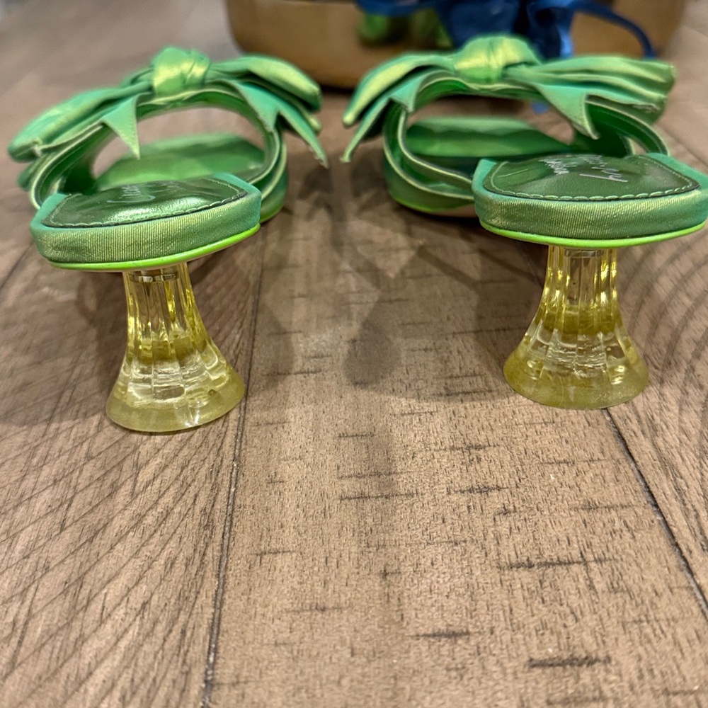 Circus by Sam Edelman Vibrant Green Bow Sandals - Picture 4 of 6
